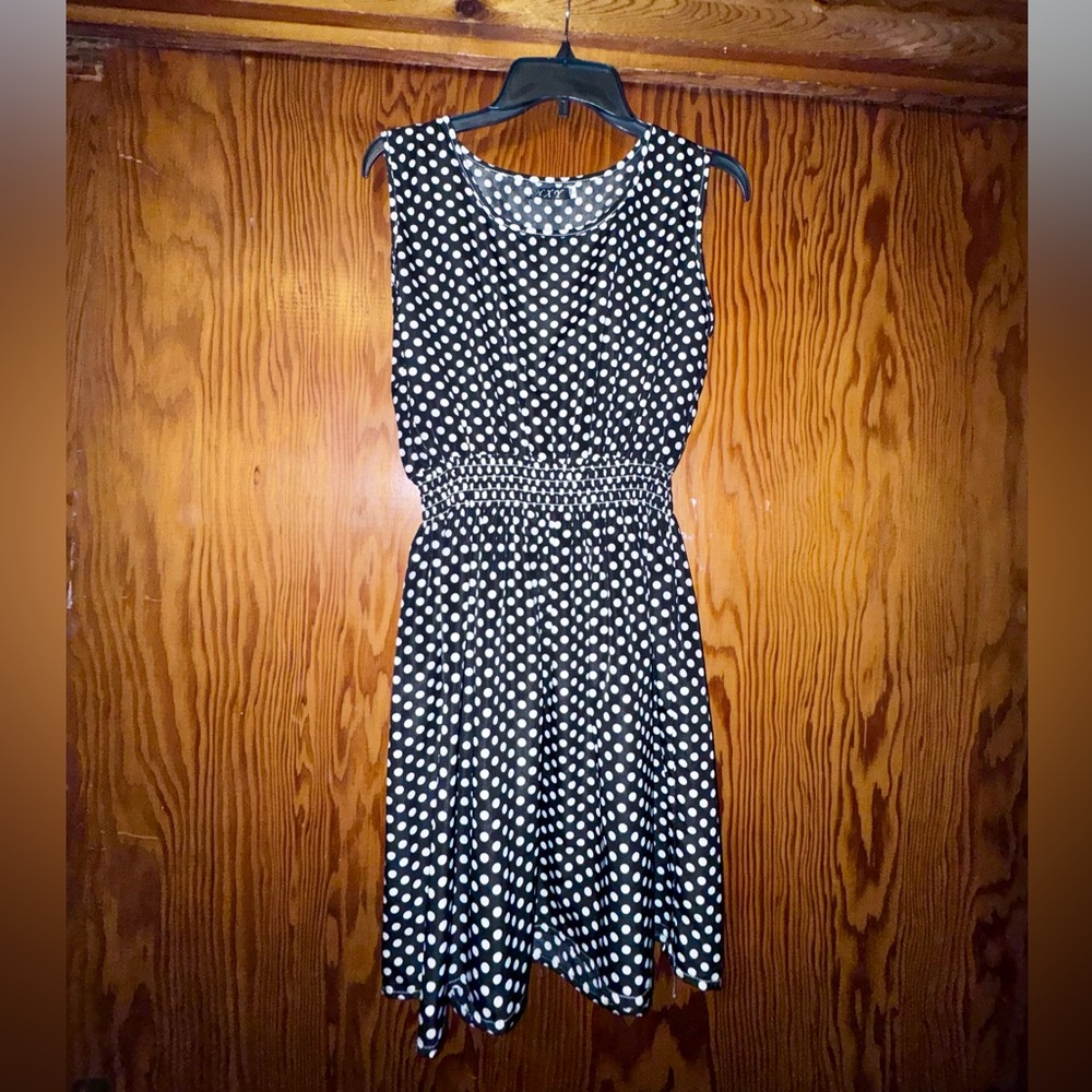 Sleeveless Black Polka Dot Midi Dress with Smocked Waist